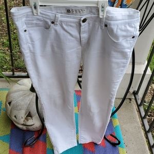 White Anne Klein Skinny Ankle Jeans